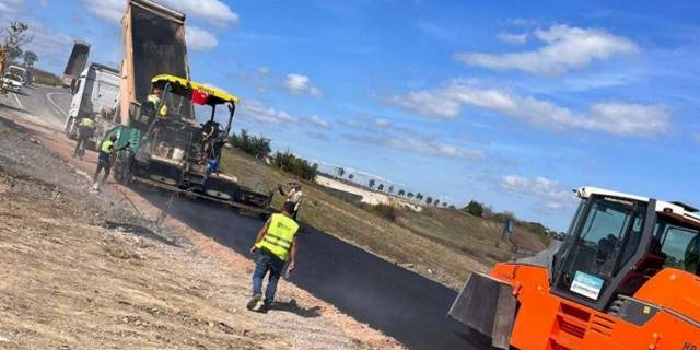 Kandıra Akçakese köy içi yolu genişletildi