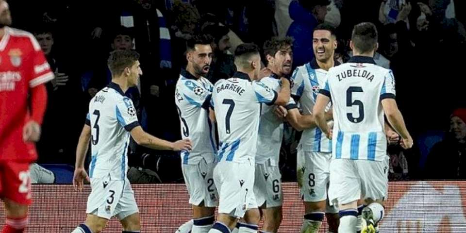 Real Sociedad 3-1 Benfica (MAÇ SONUCU-ÖZET) | Sociedad ilk yarıda fişi çekti!