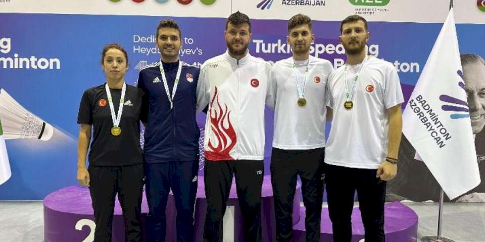 Bursalı badmintoncular Azerbaycan’dan 3 madalyayla döndü