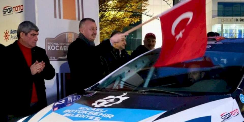 40. Kocaeli Rallisi'nin startını Tahir Büyükakın verdi