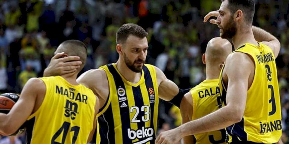 Anadolu Efes ile Fenerbahçe Beko karşı karşıya geliyor!