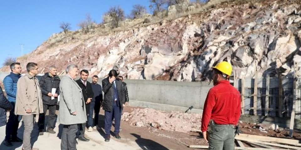 Kayseri Melikgazi'de yeni yol mesaisi