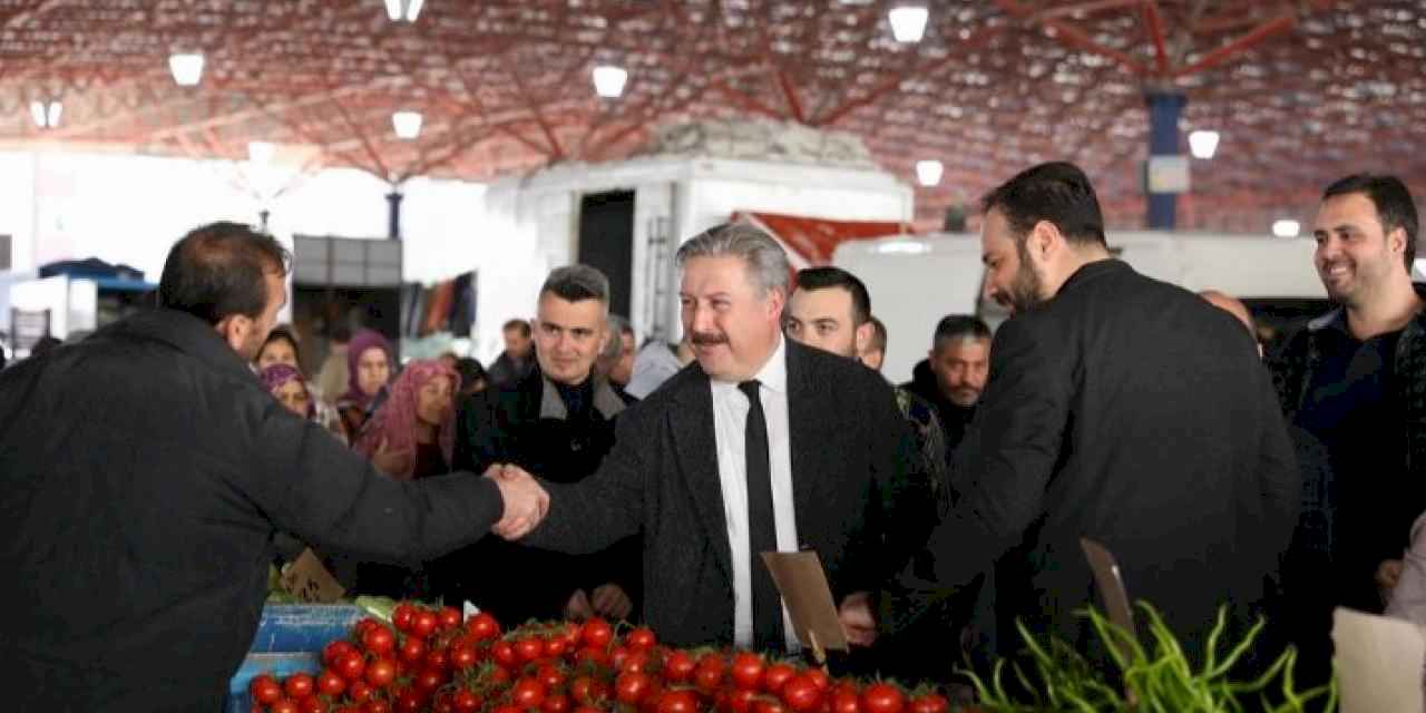 Başkan Palacıoğlu, Yıldırım Beyazıt Pazar Yerinde ilgiyle karşılandı