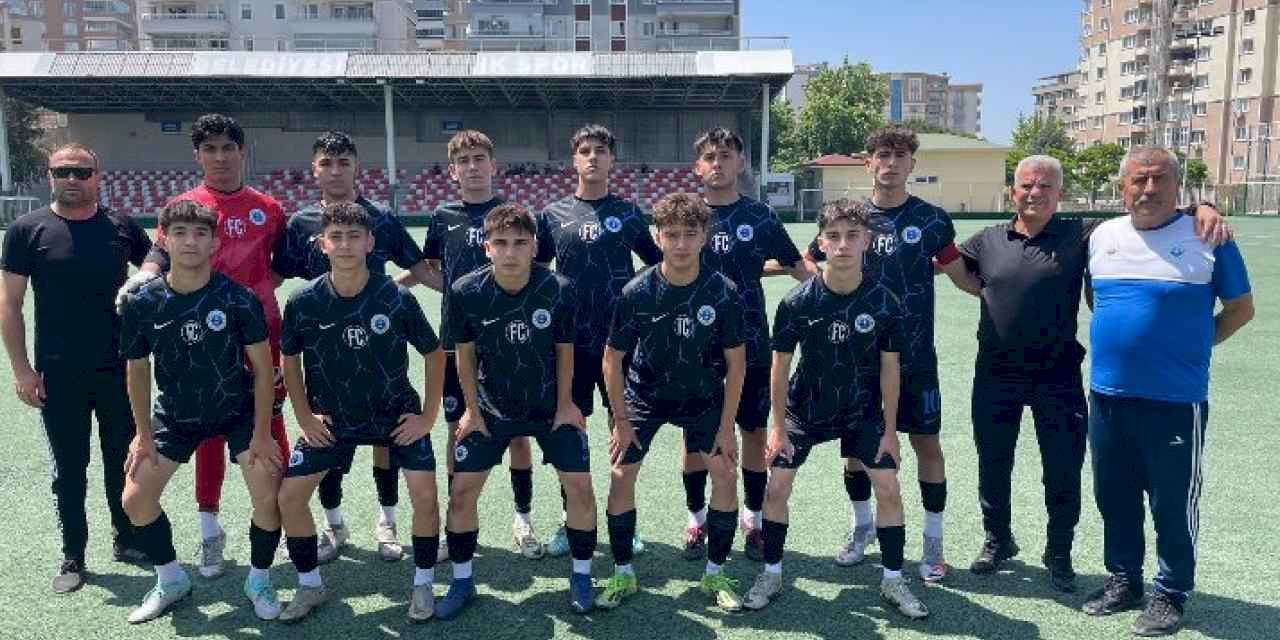 Gemlik Belediyespor U-17 Elit Lig'de şampiyon