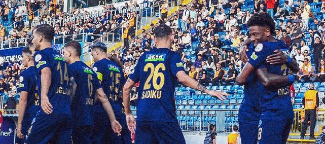 Kasımpaşa 2-1 Beşiktaş (Maç Sonucu) Beşiktaş sezonu yenilgiyle kapattı!