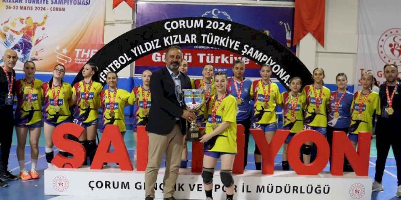 Yıldız Kızlar'da Kastamonu Esan Akü Merkez Spor Kulübü şampiyon oldu