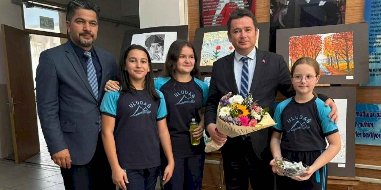 Başkan Aydın, öğrenciler ile birlikte okul boyadı
