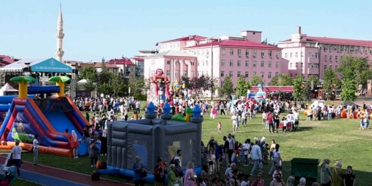 Hülya Koçyiğit Trabzon Kültür Yolu Festivali’nde
