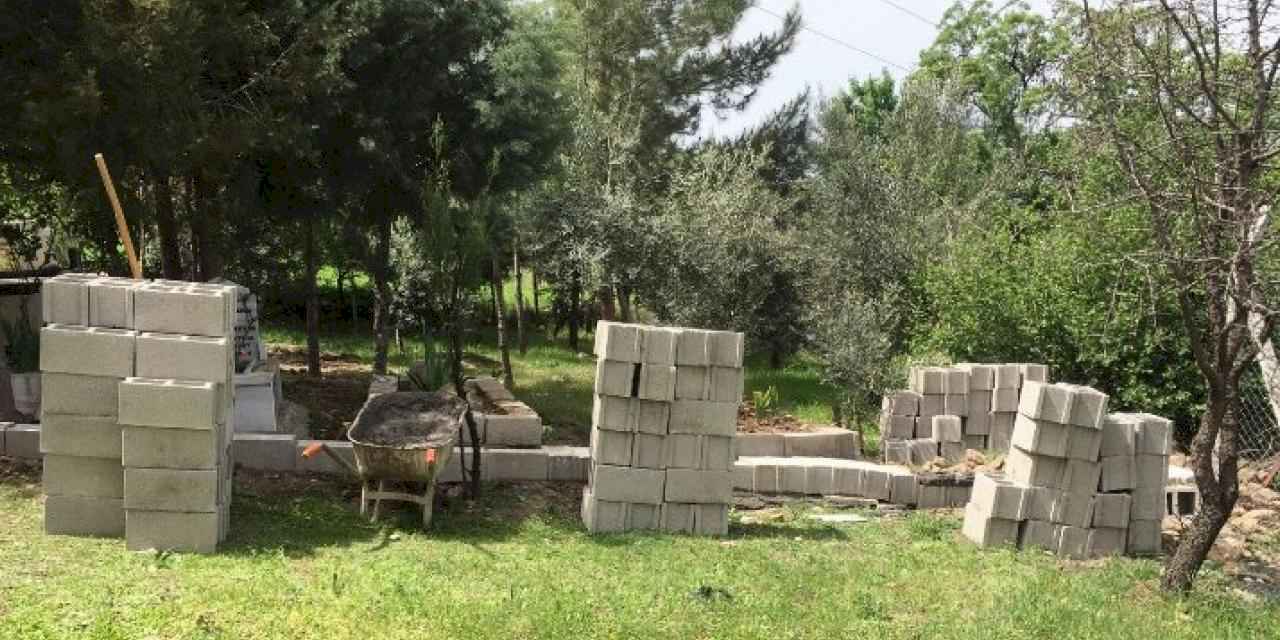 Gözünüzü toprak doyursun! Toprak hırsıyla mezarlığı tahrip ettiler