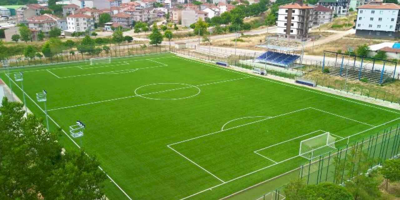 İnegöl'de Yeniceköy Futbol Sahası yenilendi