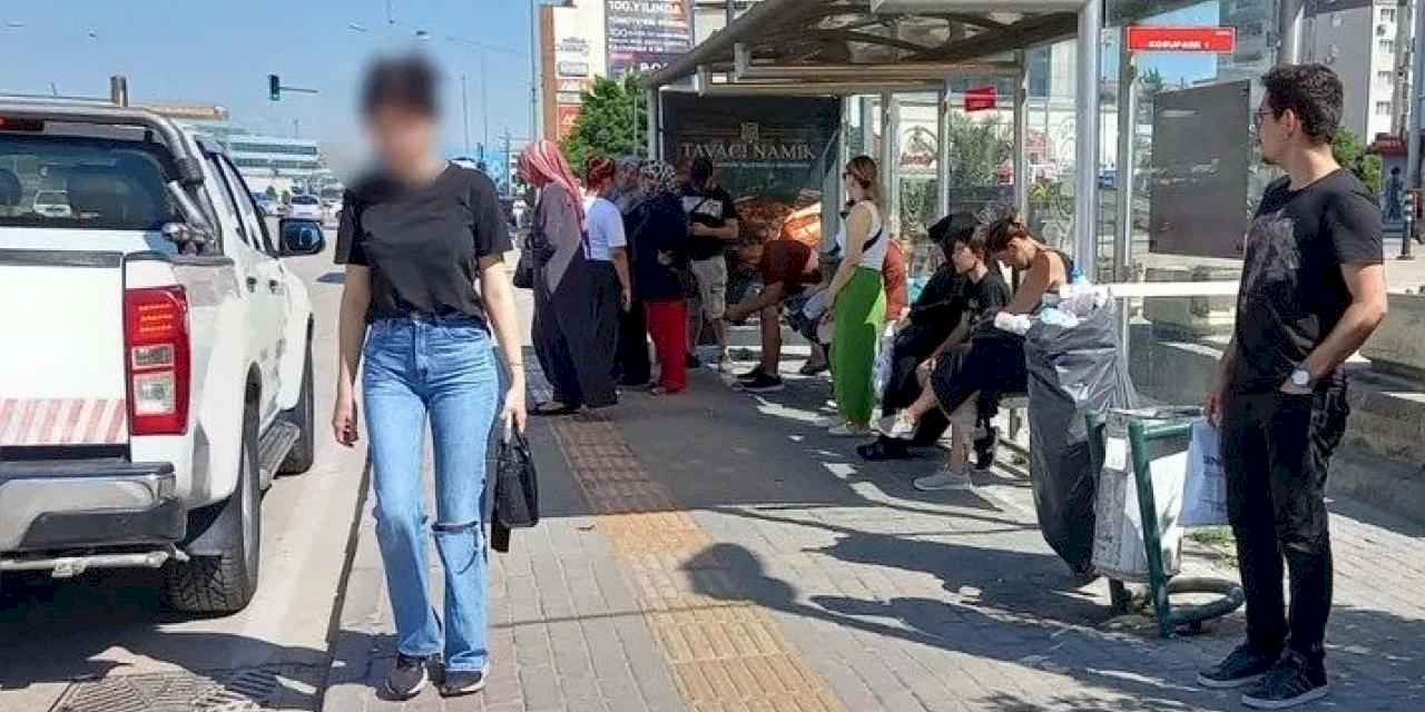 Bursa’da AVM önündeki gider kokusu çözülmüyor!