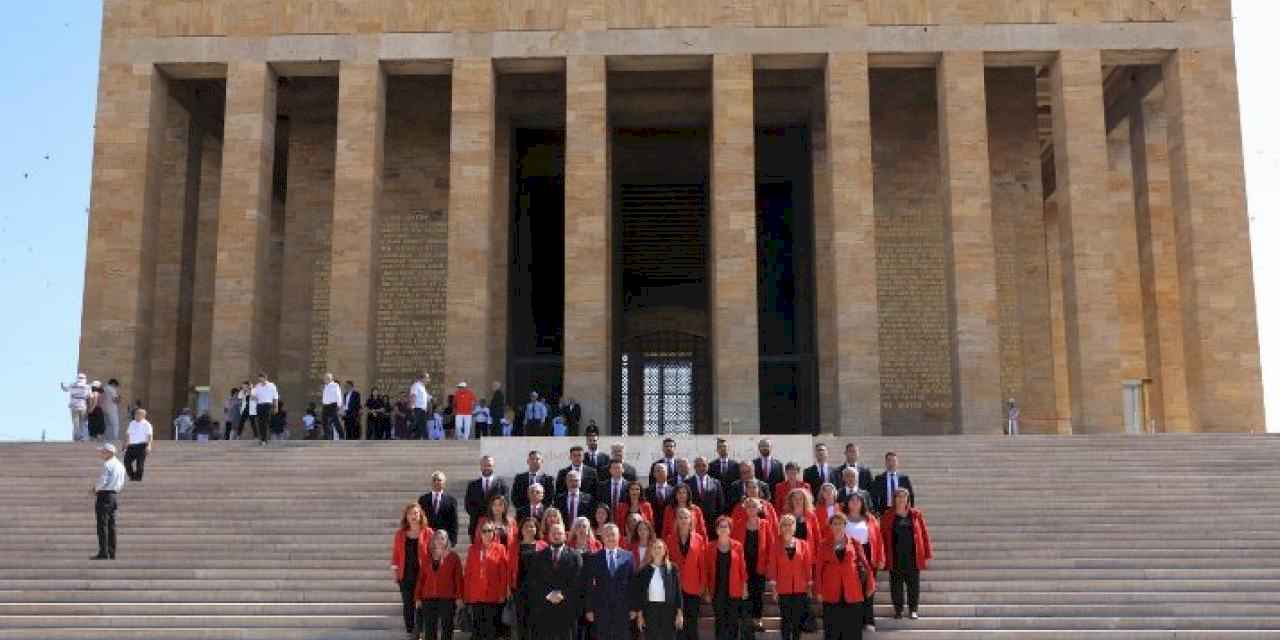 Günay Başkandan Tam Kadro Anıtkabir Çıkarması