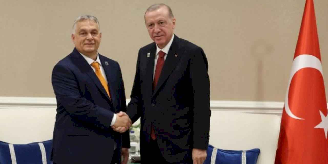 Erdoğan, zirvede Macaristan'la görüştü