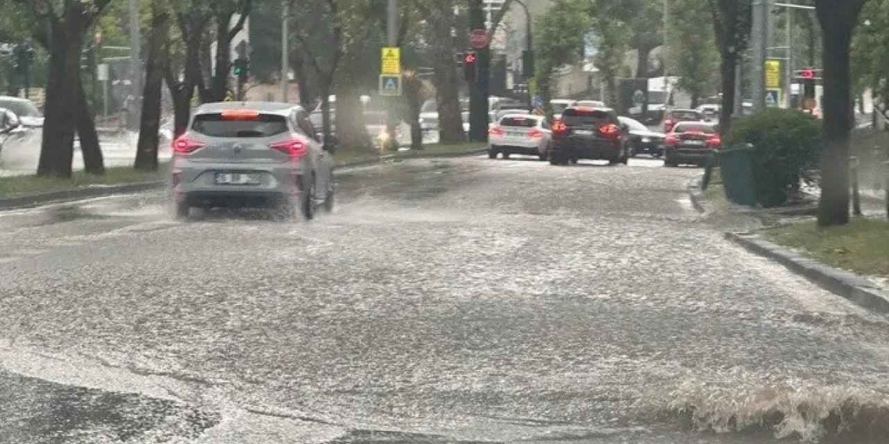 Bursa sağanak yağışa teslim