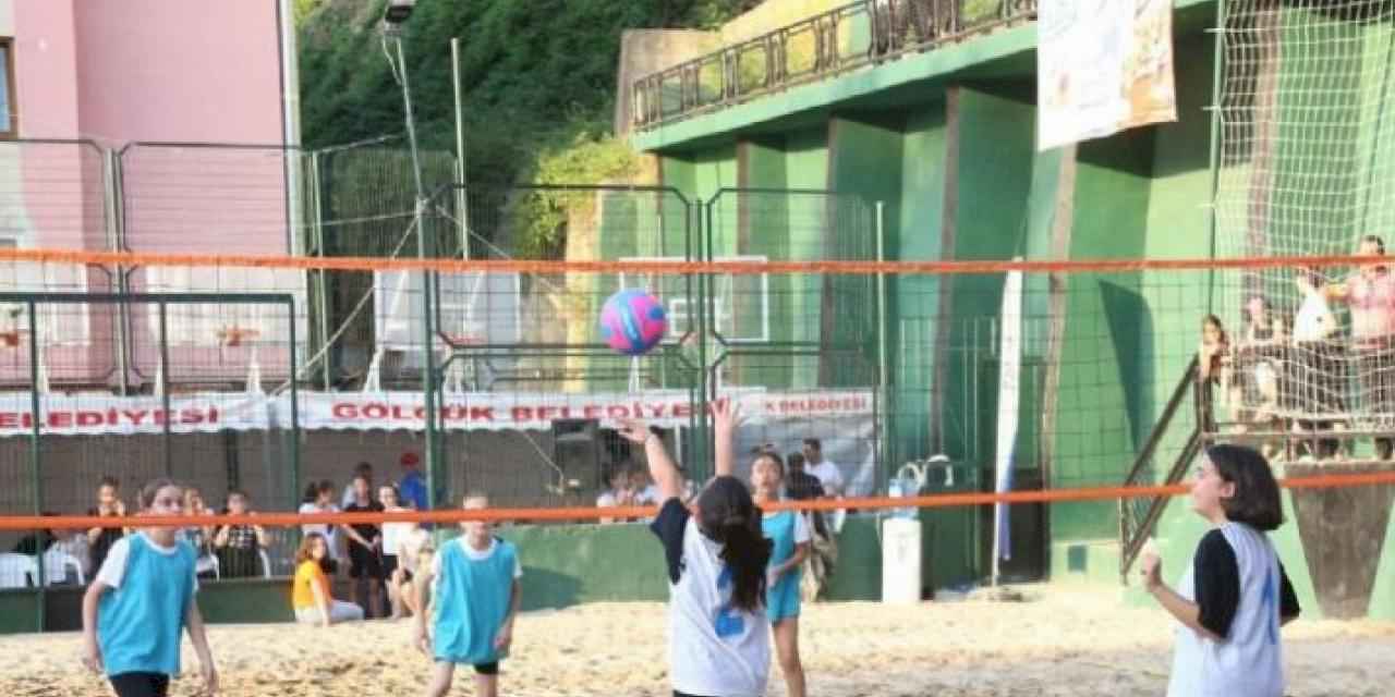 Gölcük'te Plaj Voleybolu heyecanı başlıyor