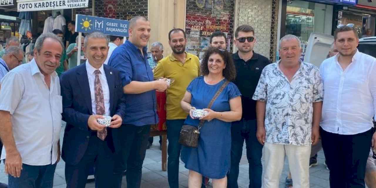 Gebze'de İYİ Parti'den 2 bin kişiye aşure ikramı
