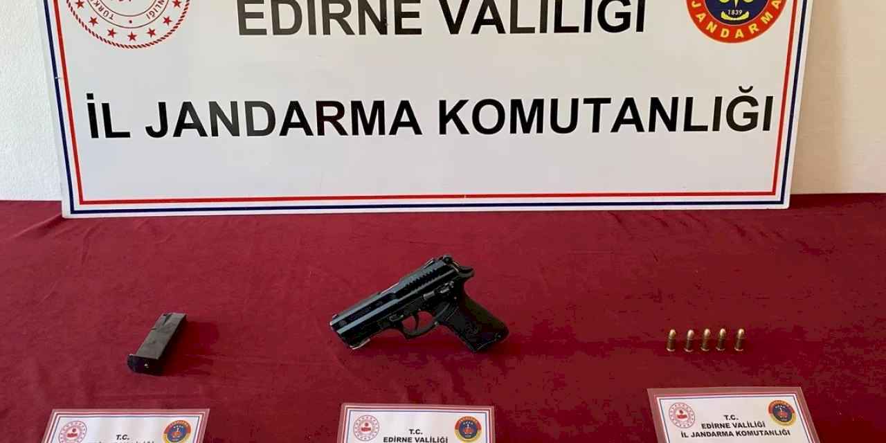 Jandarma Edirne'de tabanca ele geçirdi