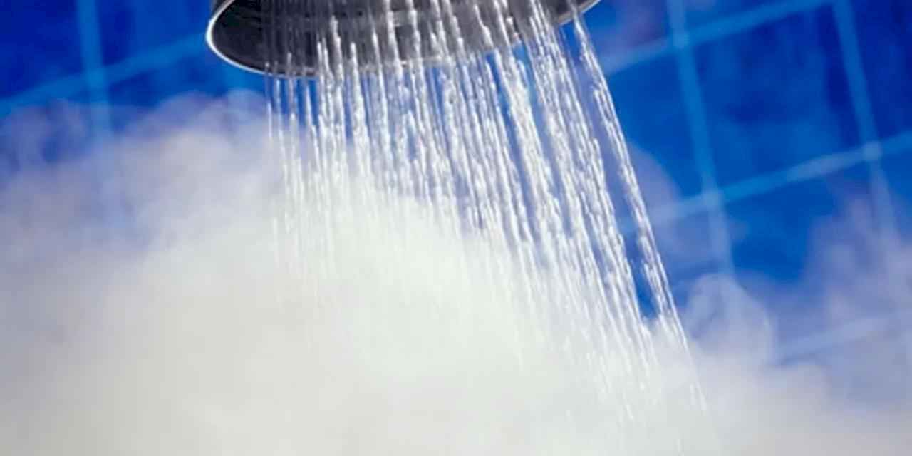 Sıcak suyla duş almak cildi kurutabilir