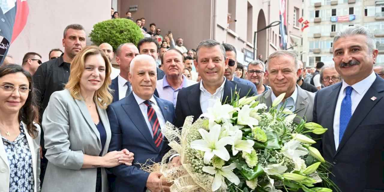 CHP Genel Başkanı Özel, “Bozbey, 100 güne çok önemli hizmetler sığdırdı”