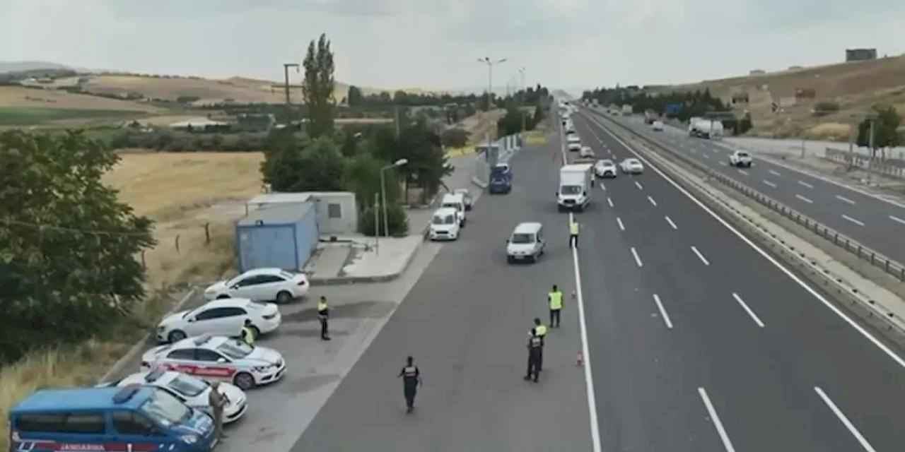 Trafikte 430 bini aşkın araç ve sürücüye ceza