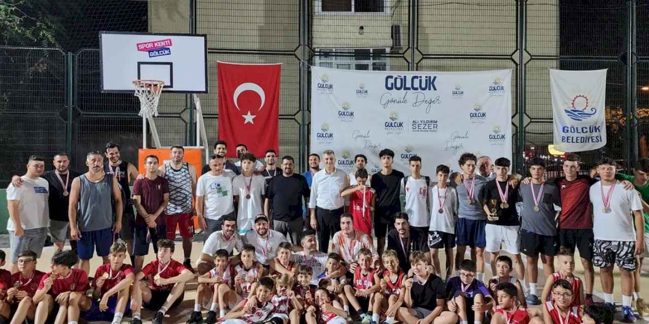 Gölcük'te sokak basketboluna yoğun ilgi