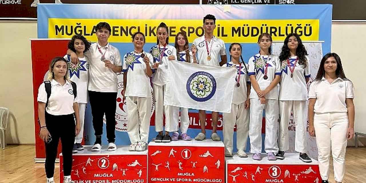 Büyükşehir Belediyesi Sporcularından Taekwondo Şampiyonaları'nda Büyük Başarı