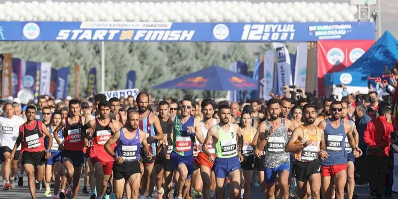 4'ncü Kayseri Yarı Maratonu halk koşusunda kayıt zamanı