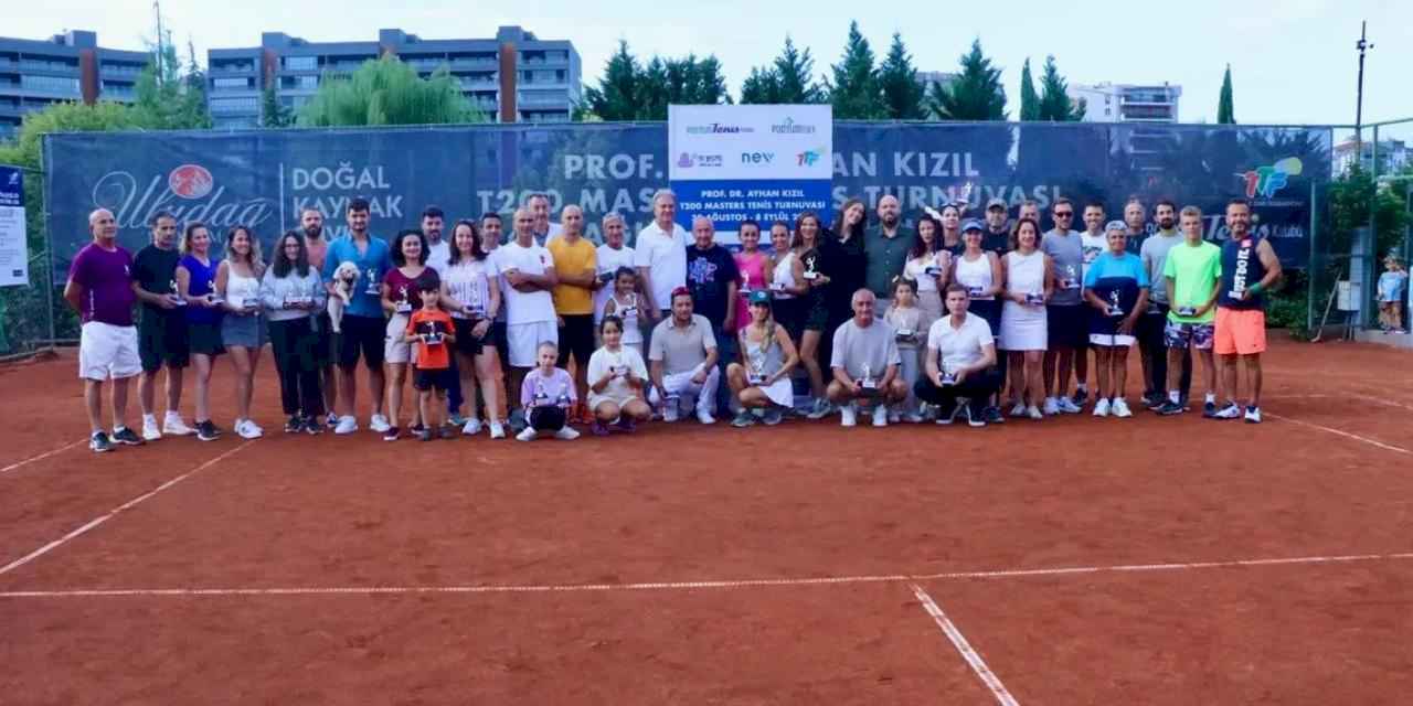 Prof. Dr. Ayhan Kızıl T200 Masters Tenis Turnuvası’nda 7. yılın şampiyonları belli oldu