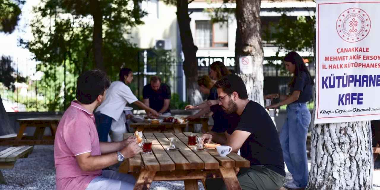 Çanakkale'de çaylar Halk Kütüphanesi'nden