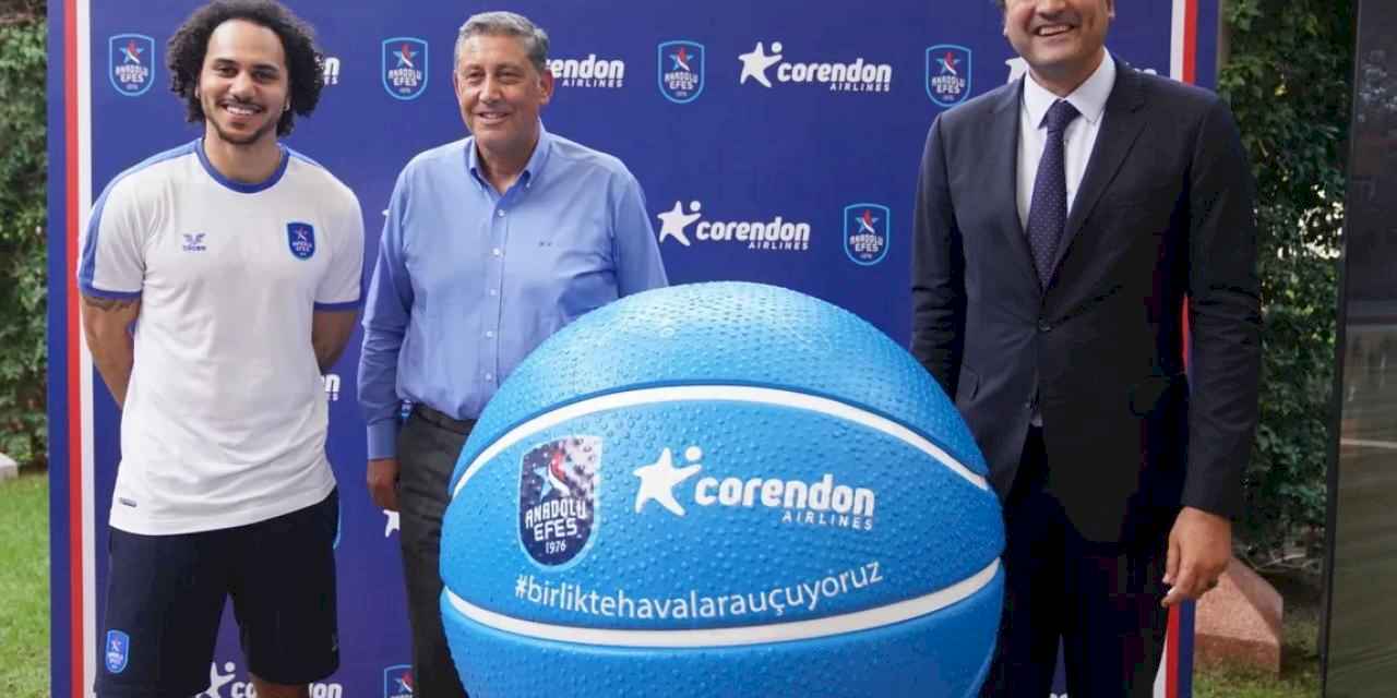 Anadolu Efes sponsorluk anlaşmasını yeniledi