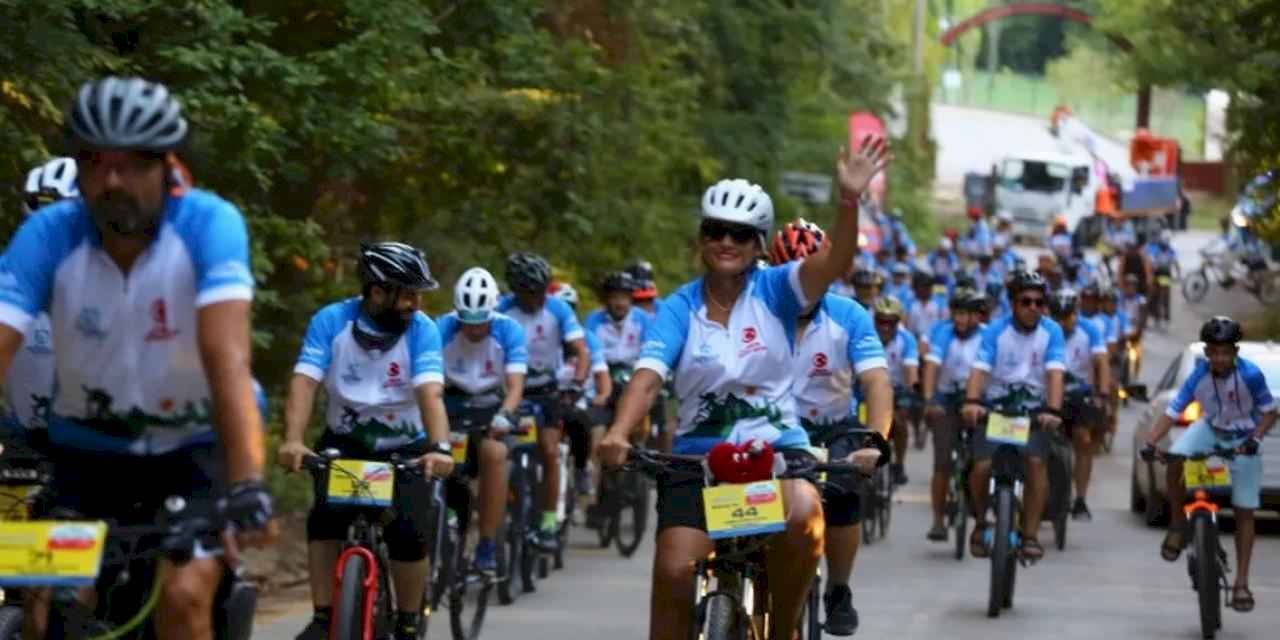 3 ülkeden 350 bisikletçi Kocaeli'de... Pedallar Filistinli çocuklar için