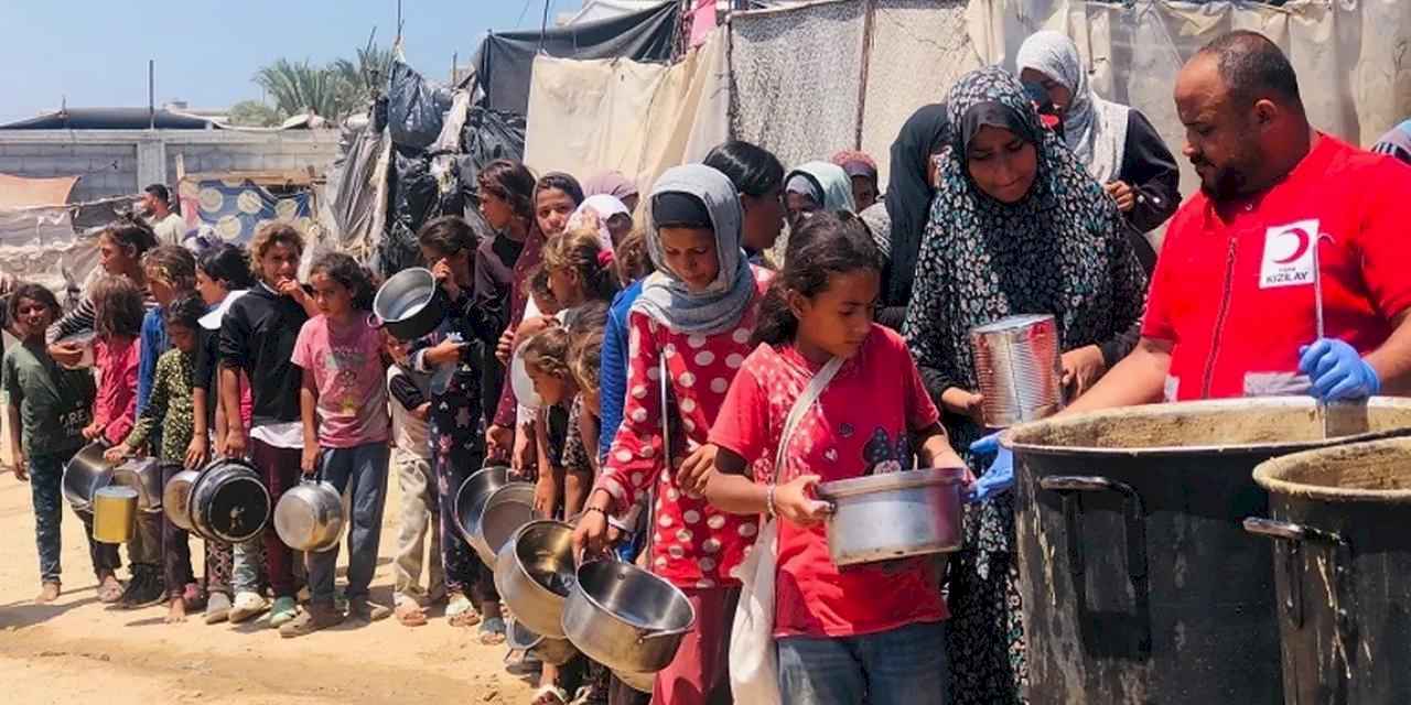 Türk Kızılay’dan kıtlığın eşiğindeki Gazze’ye gıda desteği