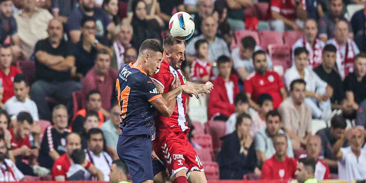 Samsunspor 2 - 0 Rams Başakşehir (Maç Sonucu) Samsun evinde 3 puanı rahat aldı!