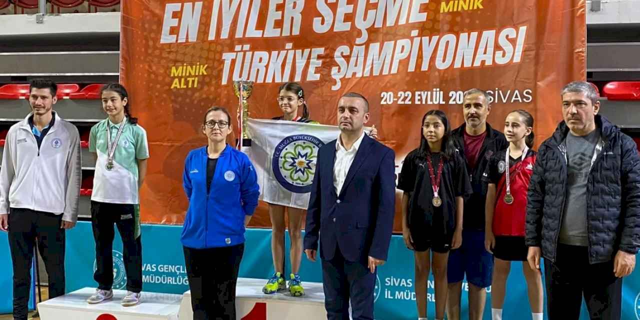 Muğlalı sporcu masa tenisinde Türkiye Şampiyonu oldu