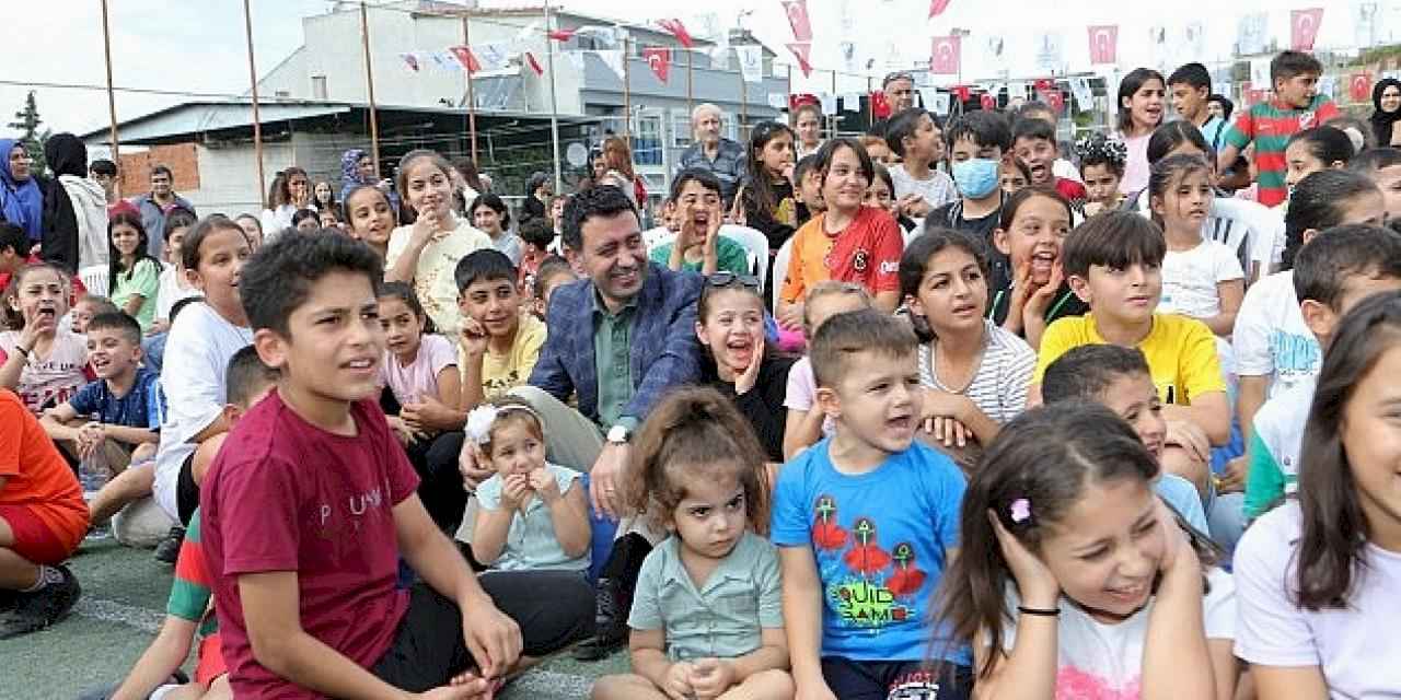 Bayraklılı çocuklar mahalle şenliğinde coşkuyla eğlendi