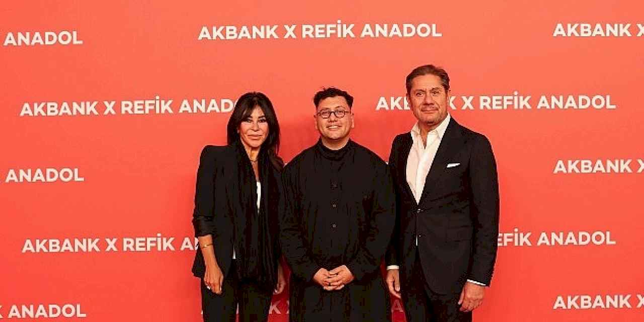 İş ve Sanat Dünyası Refik Anadol'un Akbank'a Özel Eserinin Açılışında Buluştu