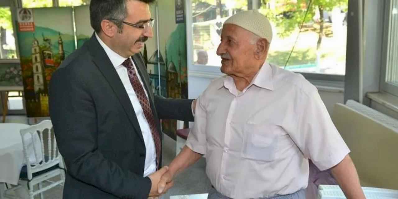 Başkan Yılmaz vatandaş ve esnafla iç içe