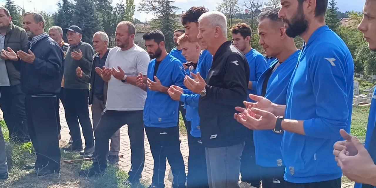 Pazaryerispor sezonu açtı... Merhum Mustafa Nemni unutulmadı!