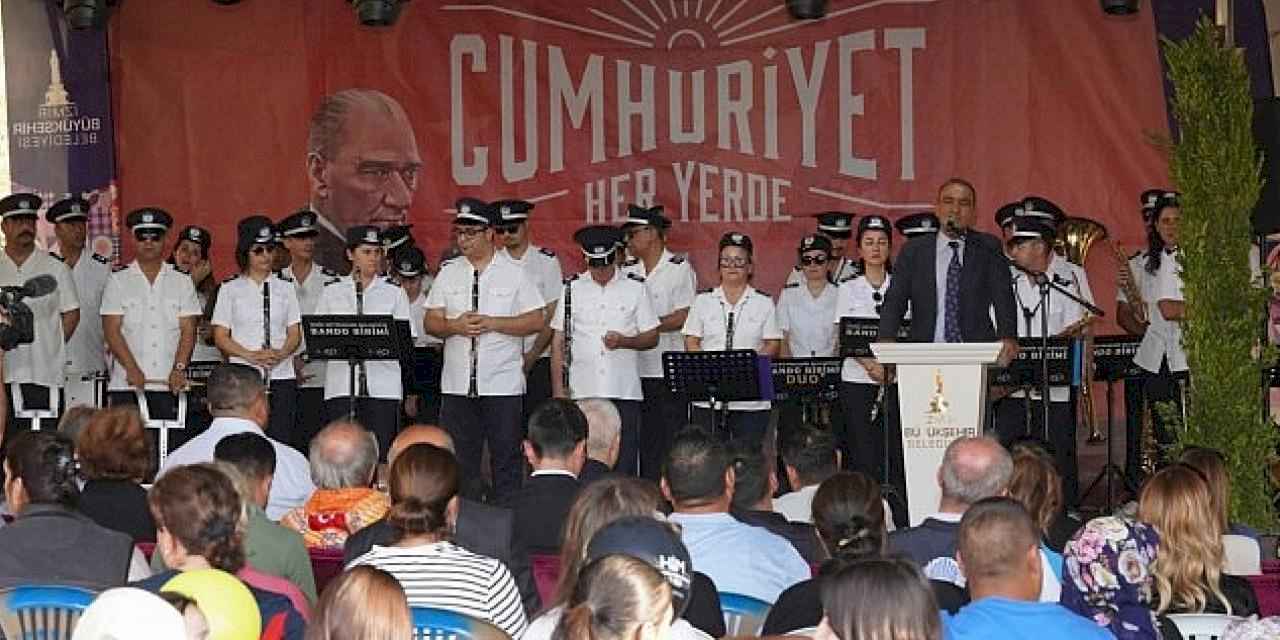 Cumhuriyet coşkusu Kemalpaşa'da başladı