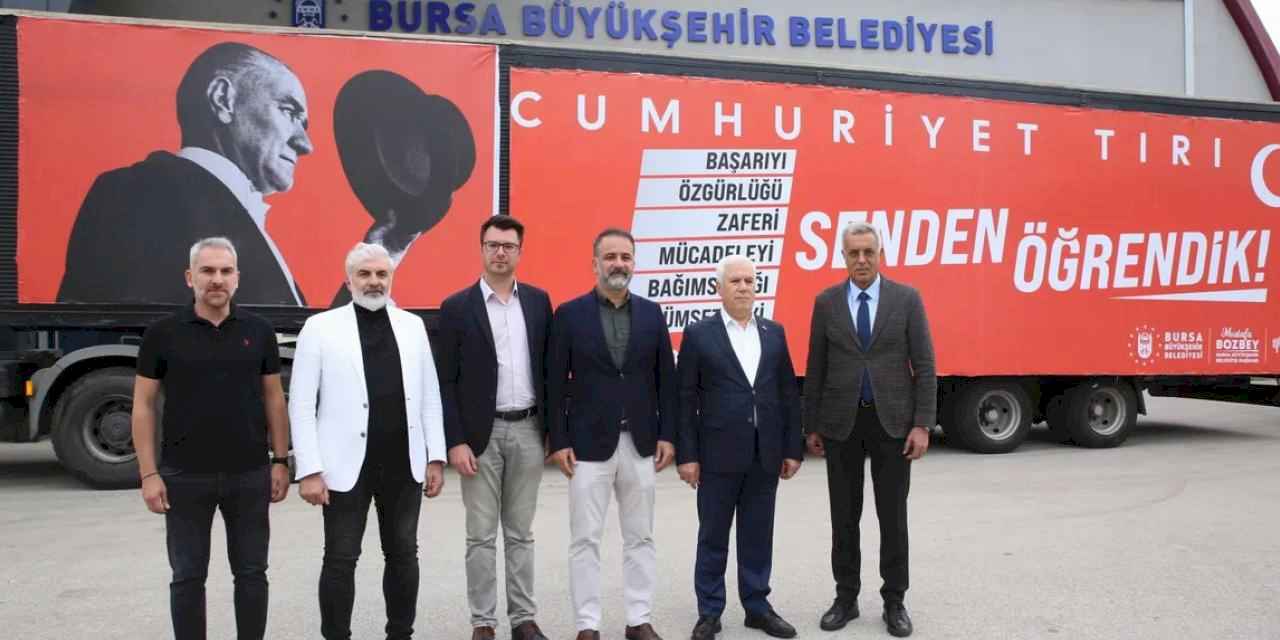 29 Ekim coşkusu Bursa'yı sarıyor