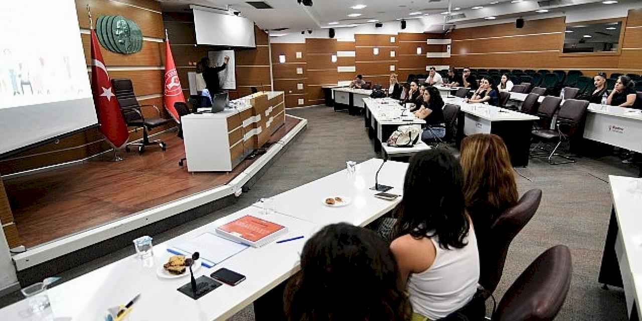 Bornova'da çalışanlara Toplumsal Cinsiyet Eşitliği Semineri