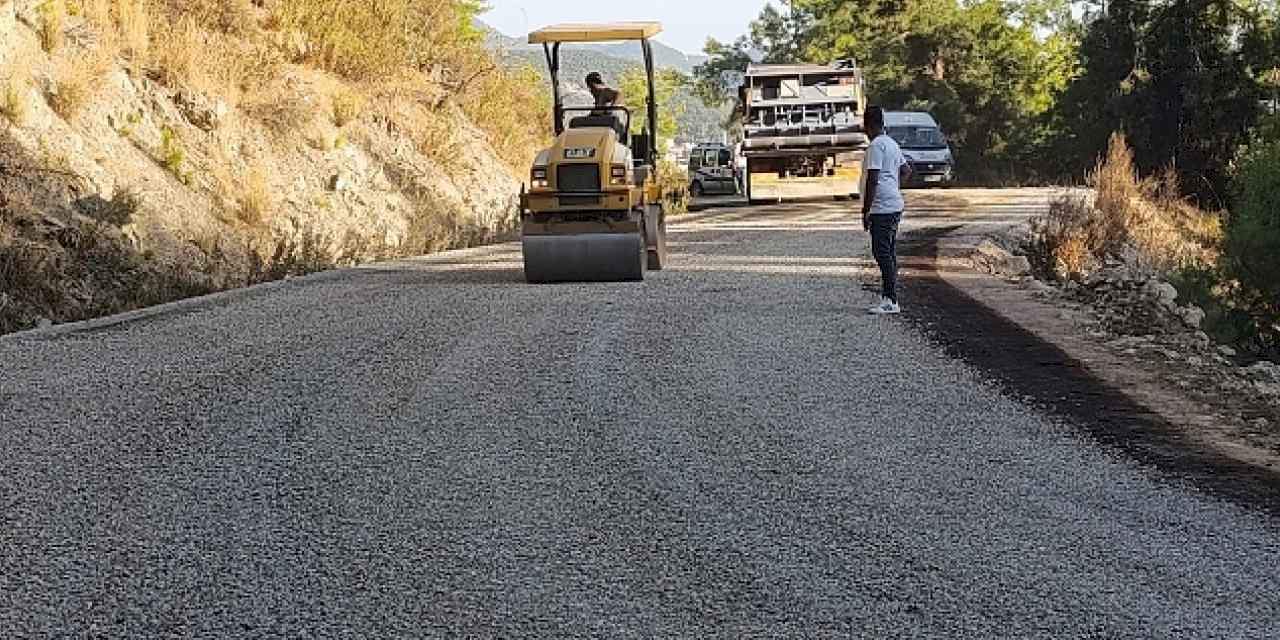 Alanya'da Bayırkozağacı, Güzelbağ ve Katı Atık Tesisi yolu asfaltlandı