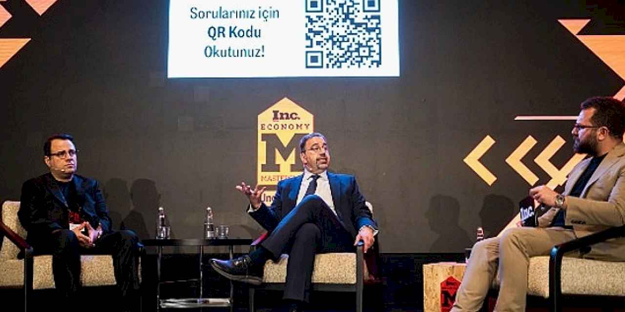 Economy MasterClass'ta 2024 Nobel Ekonomi Ödülü sahibi Daron Acemoğlu ve finansçı Prof. Dr. Özgür Demirtaş bir araya geldi.