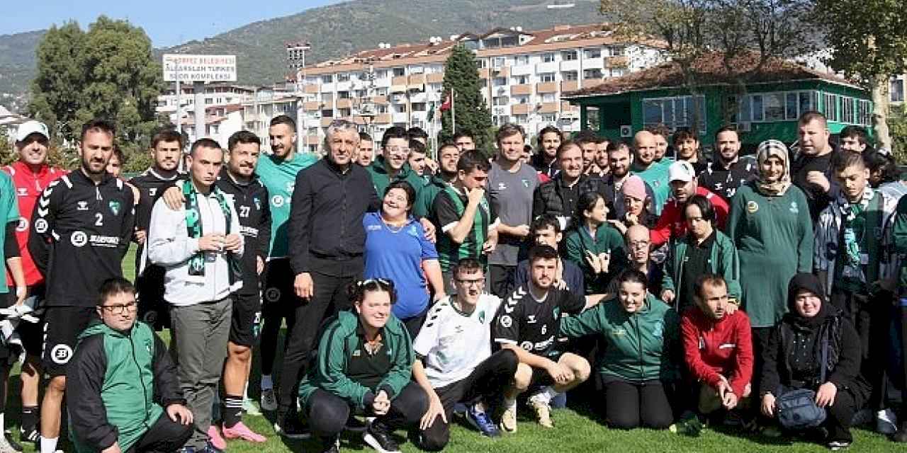 Özel çocuklardan Kocaelispor'a özel ziyaret