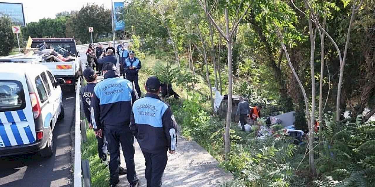 Bakırköy Belediyesi uygunsuz barınma alanlarına müdahale ediyor.