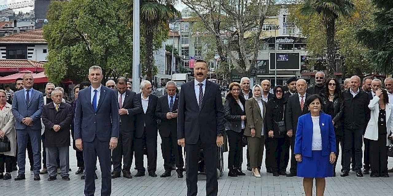 Gölcük'te Muhtarlar Günü törenle kutlandı.