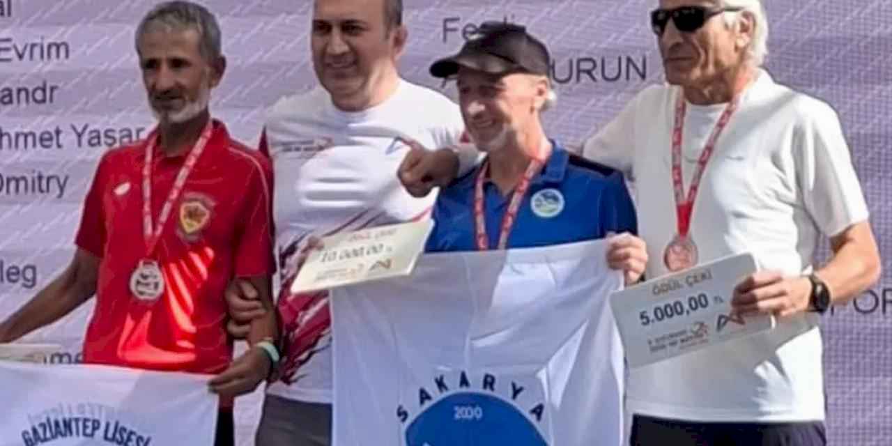 Uluslararası maratonda birincilik kürsüsü Ali Turan’ın