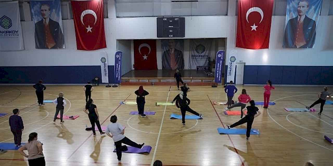 Bakırköylü Kadınlar Hem Spor Yapıyor Hem Sosyalleşiyor