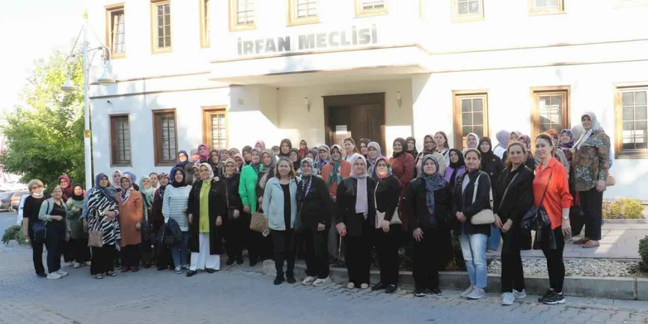 Manisa'da 90 Kişilik kafileden tarihi mekanlara ziyaret