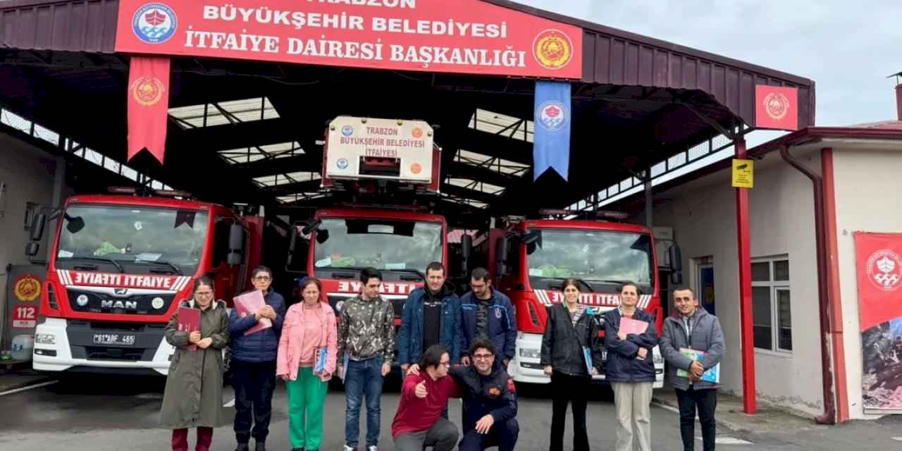 Trabzon Büyükşehir’den özel gereksinimli öğrencilere itfaiye eğitimi